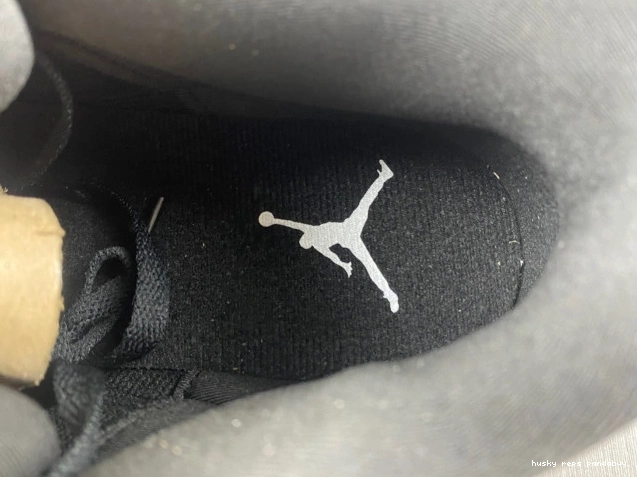 Rep Husky Cyber (2016) Monday 136064-020 3 Retro Jordan 0818